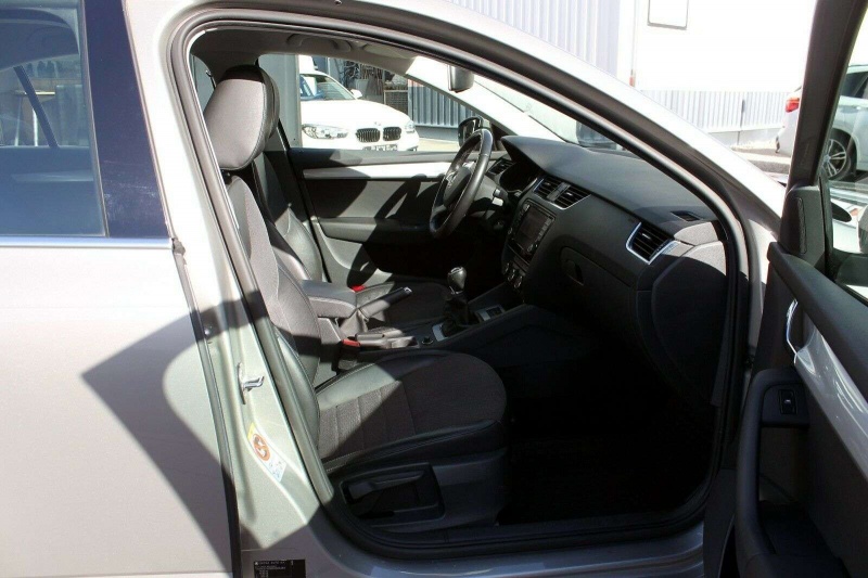 Škoda Octavia Limousine 1.8 TSI Elegance PDC Navi SHZ