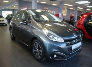 Peugeot 208 PureTech 82 Style - Panorama -