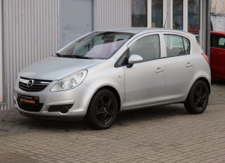 Opel Corsa D Edition+Klimaaut+TÜV NEU+Ganzjahresreife
