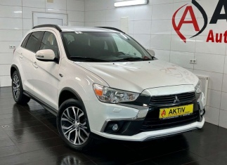 Mitsubishi ASX Diamant Edition 4WD 1.Hand Automatik Xenon