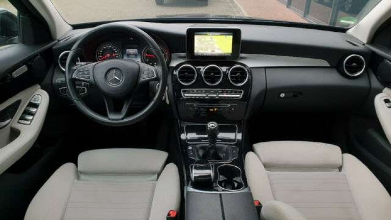 Mercedes-Benz 20 d T - PANO - ILS - NAVI - 1.HAND