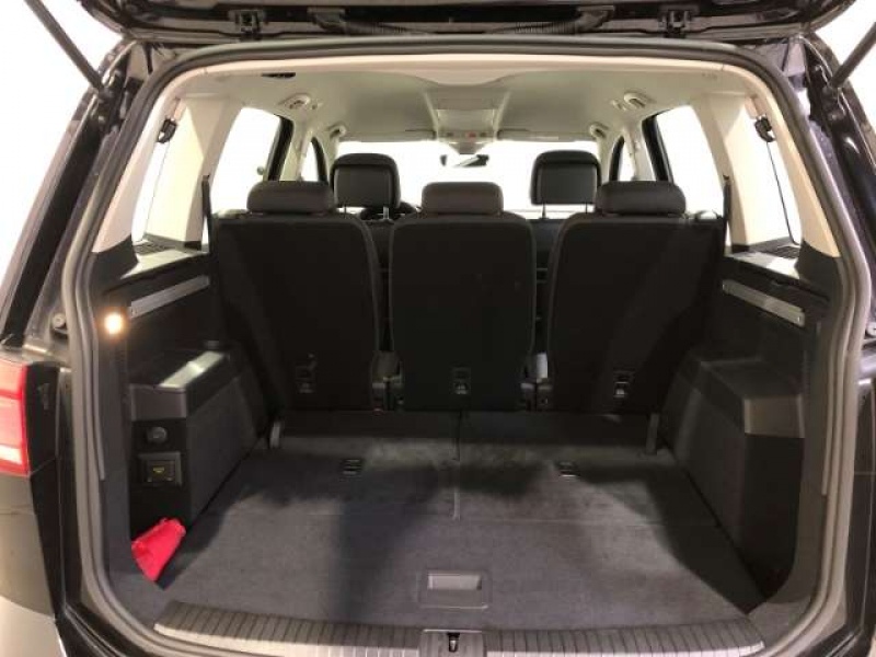 Volkswagen Touran 1.5 TSI DSG Comfortline EU6d 7-Sitzer LED ACC