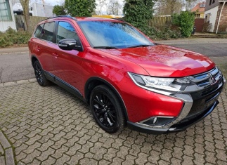 Mitsubishi Outlander Top 4WD BLACK EDITION 7 SITZE NAVI LEDER AHK LED
