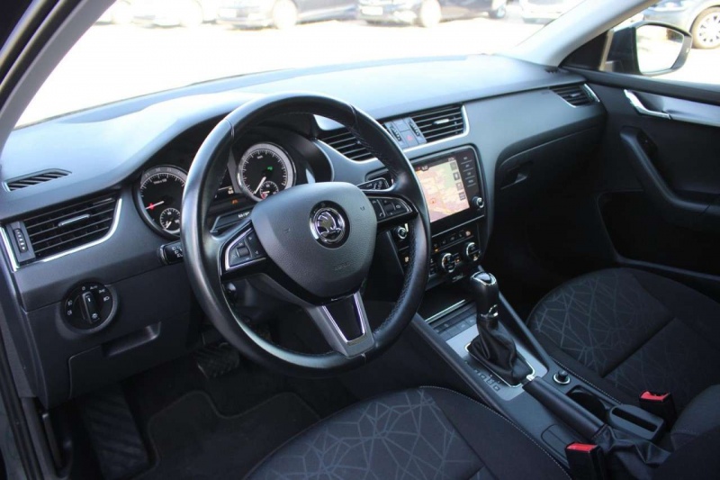 Škoda Octavia Combi Clever 2.0 TDI DSG NAVI ACC LED Klima Navi